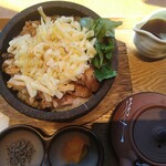 丹波赤どり とりのや - 石焼きチーズ親子丼