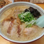 らーめん もんつきかかか - とんこつ塩ラーメン