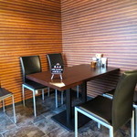 175°DENO Tantanmen Hon Ten - テーブル席もあります