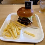 淡路島バーガー Cafe&Bar 関内店 - 