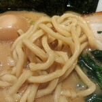 Hakata Ippuudou - 醤油豚骨 麺アップ