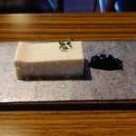 HiKOSA - ○チーズケーキ
                        食べてみるまで全く期待はしていなかった。
                        開店直後で作り置きのケーキだろうし。
                        
                        けれど、、、❕❕
                        
                        このチーズケーキ、凄く旨いぞっ❕