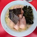 ラーメンショップ 椿 - 2022年11月 ネギチャーシューメン（ネギ別皿バージョン）+トッピングわかめ　1150+100円