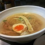 あい庵 - 鶏ラーメン（並）650円美しいビジュアルです