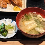 Eno moto - 江の本 ＠西葛西 ランチ定食に付く漬物と味噌汁