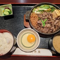 荒井屋 万國橋店 - 牛鍋定食の全貌