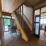 カフェ ミクニズ - ２階への階段