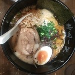 麺屋黒田 本店 - とんこつ黒ラーメン