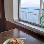 鴨池・垂水フェリー 南海うどん - 桜島を背景に