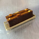 カフェ ミクニズ - 上にかかってるジュレ？のおかげで乾かないし、なんだか妖艶。