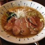 らー麺藤原家 - 豚ローストのチャーシュー麺(茶)