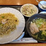 Chuugokuryouri Kyouran - 五目チャーハン半ラーメンセット980円