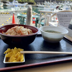 Hama No Kakiageya - 桜えびの炊き込みご飯 500円