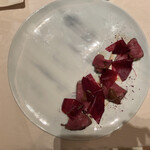 SANKARA HOTEL&SPA 屋久島 - 屋久鹿のローストと塩釜焼きビーツのサラダ仕立て