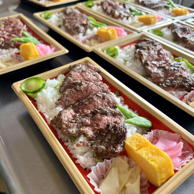 肉の旭屋 - 南陽市役所（弁当）の写真