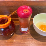 ゴーゴーロッキー - 自家製ラー油と一味は真っ先に抑えるべきアイテム