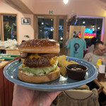 Louis Hamburger Restaurant - 『自家製ベーコンチーズバーガー¥1,700』 『キリンラガー¥650』 『魅惑の深海パーティーシェイク¥900』