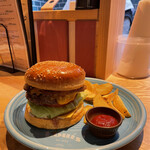 Louis Hamburger Restaurant - 『自家製ベーコンチーズバーガー¥1,700』 『キリンラガー¥650』 『魅惑の深海パーティーシェイク¥900』