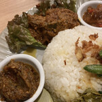 Warung BALI Sayang - ルンダンと調味料