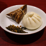 Hu Long - ランチセットの肉まん･ちまき･高菜ミンチ炒め