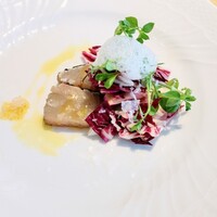 La Brianza - 和歌山県産鰆カルパッチョ檜の香り炙りラディッキオフィンガーライムホワイトバルサミコのソース。旬の鰆が香りまとって素敵なご馳走☆