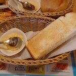 珈琲所コメダ珈琲店 - こちらはローブパンで頼んだのに何故か山食パン(トースト)で配膳されましたモーニングです'`,､('∀`) '`,､