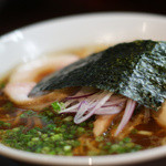 ナックル醤油そば