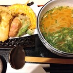 豊前裏打会 萬田うどん - 野菜天うどん
