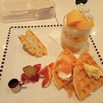 フォーシーズンズカフェ - 柿のショートワッフル