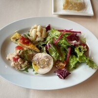 エノテカピッツェリア 神楽坂スタジオーネ - ランチ:前菜つきサラダ。 エノテカピッツェリア 神楽坂スタジオーネ - ランチ:前菜つきサラダ。