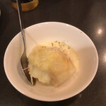 メルカード - お通し：石ガレイのクリームチーズ焼き