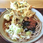 Ekisoba Agano - あがの市場野菜のかき揚げ天そば（七味唐辛子をふりました）