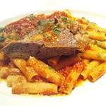 タケル クインディチ - 牛ホホ肉のナポリターナ