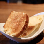 Kishoutenketsu - 自家製バゲット＆白パン