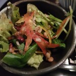 馬刺しと焼き鳥 グルマン三年坂 - サラダ
