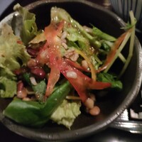 馬刺しと焼き鳥 グルマン三年坂 - サラダ