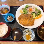 杉の家 - とんかつ定食