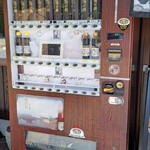 手打ちセルフうどん 海侍 -  麺、出汁の自販機