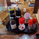 手打ちセルフうどん 海侍 - 調味料