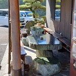 手打ちセルフうどん 海侍 - 外席