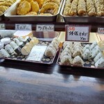 手打ちセルフうどん 海侍 - 天ぷら、おにぎりコーナー