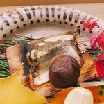 Akasaka Kikunoi - 【焼物】「かます杉板焼き　椎茸」脂のりのり、美味しいの