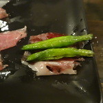 ぼうの - 金針菜を生ハムで巻いて