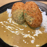 Milk Curry & Bar Bite - すき焼き風コロッケカレー全景