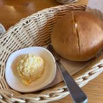 Komeda Kohi Ten - モーニングセットのパンとたまご