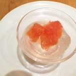 お茶とお菓子まやんち - グレープフルーツとエルダーフラワーのジュレ