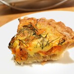 お茶とお菓子まやんち - サーモンのキッシュ