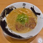 衝青天 - 牛骨煮干し塩ラーメン