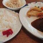 珈味路 - ご飯とサラダとスープついてます