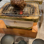 東京バーグ屋 - 焼かれて提供されたハンバーグ、自分好みの焼き加減にできる